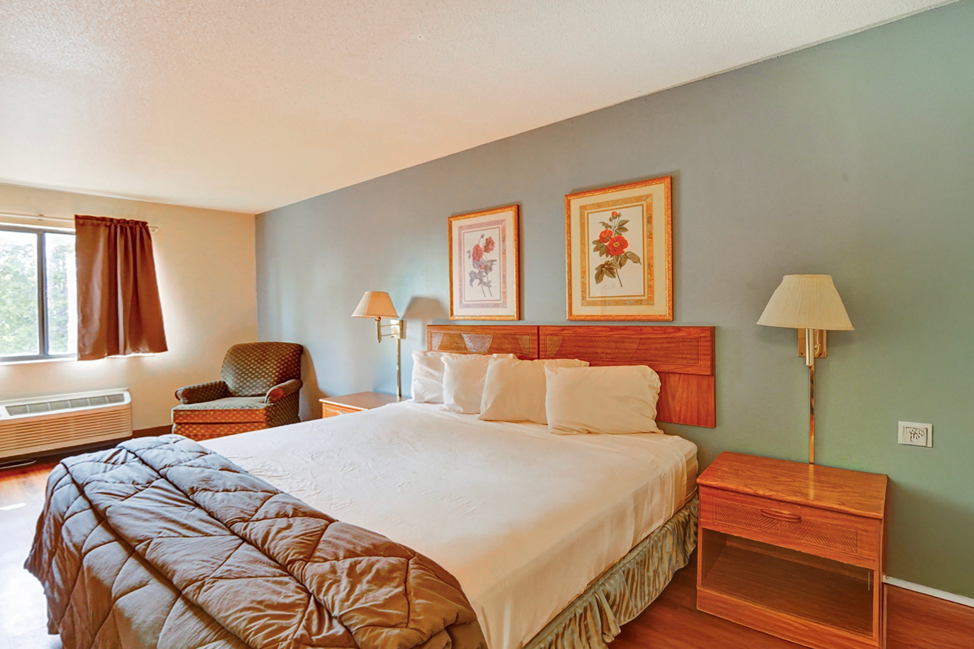 Capital O Amerihost Inn and Suites Fulton Hwy 54 MO 28/63