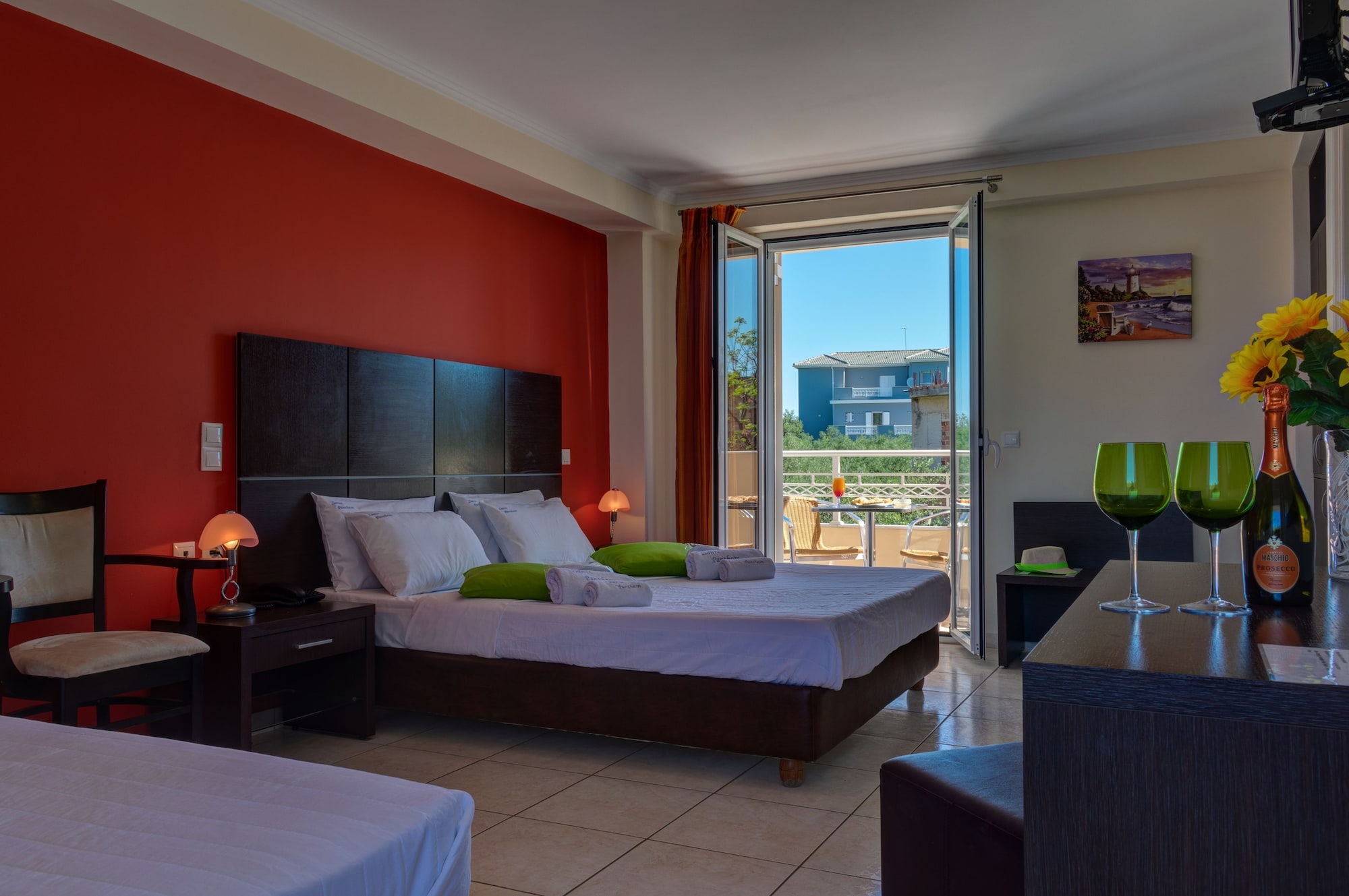 TRIPLE ROOM