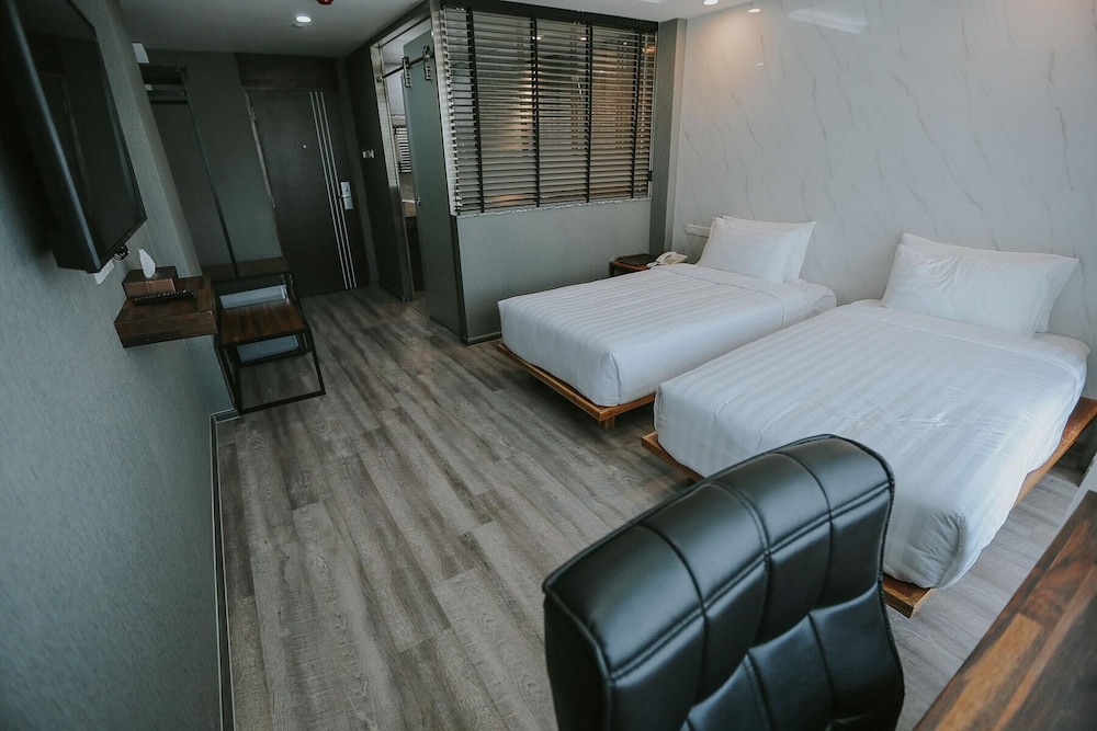 Bangkok City Link Hotel 12/40