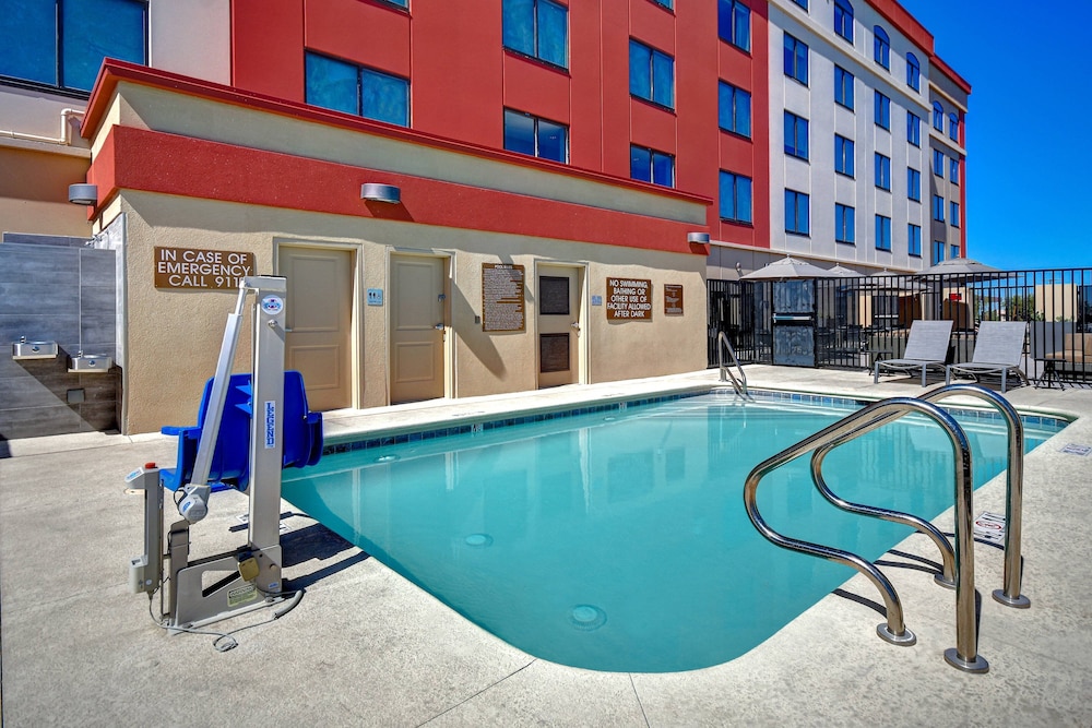 Fairfield Inn & Suites by Marriott Las Vegas Airport South 4/53