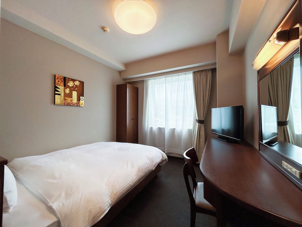 Hotel Route-Inn Nobeoka Ekimae 13/36