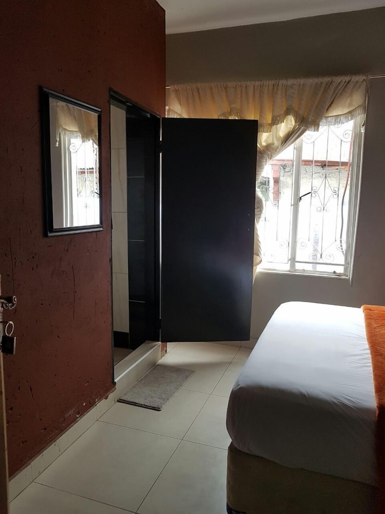 Central Lodge Hotels (ex. Country City Lodge) 10/25