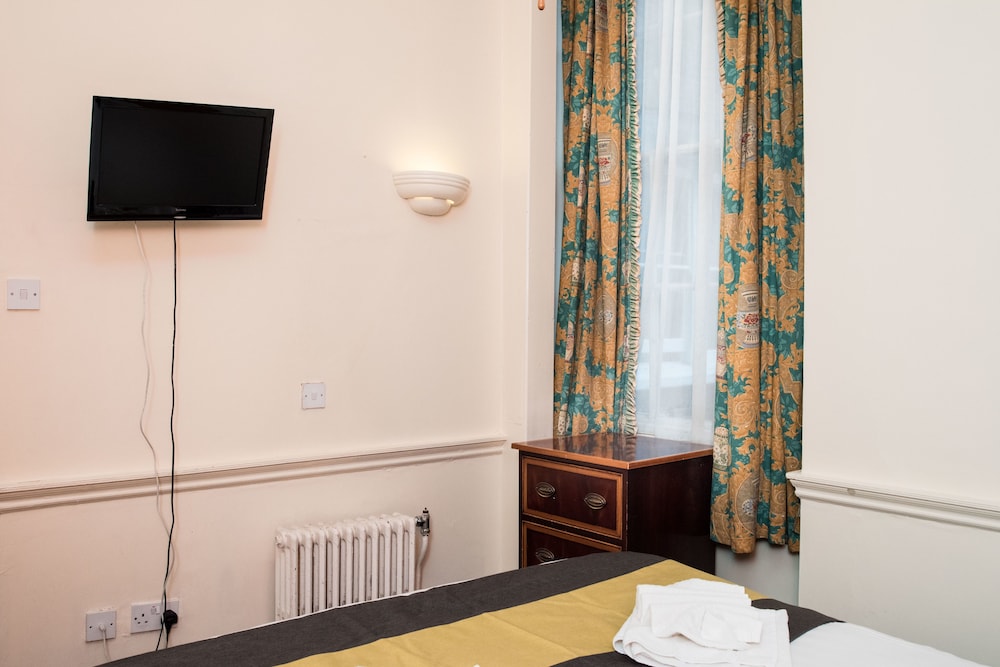 ROSE COURT HOTEL 6/49
