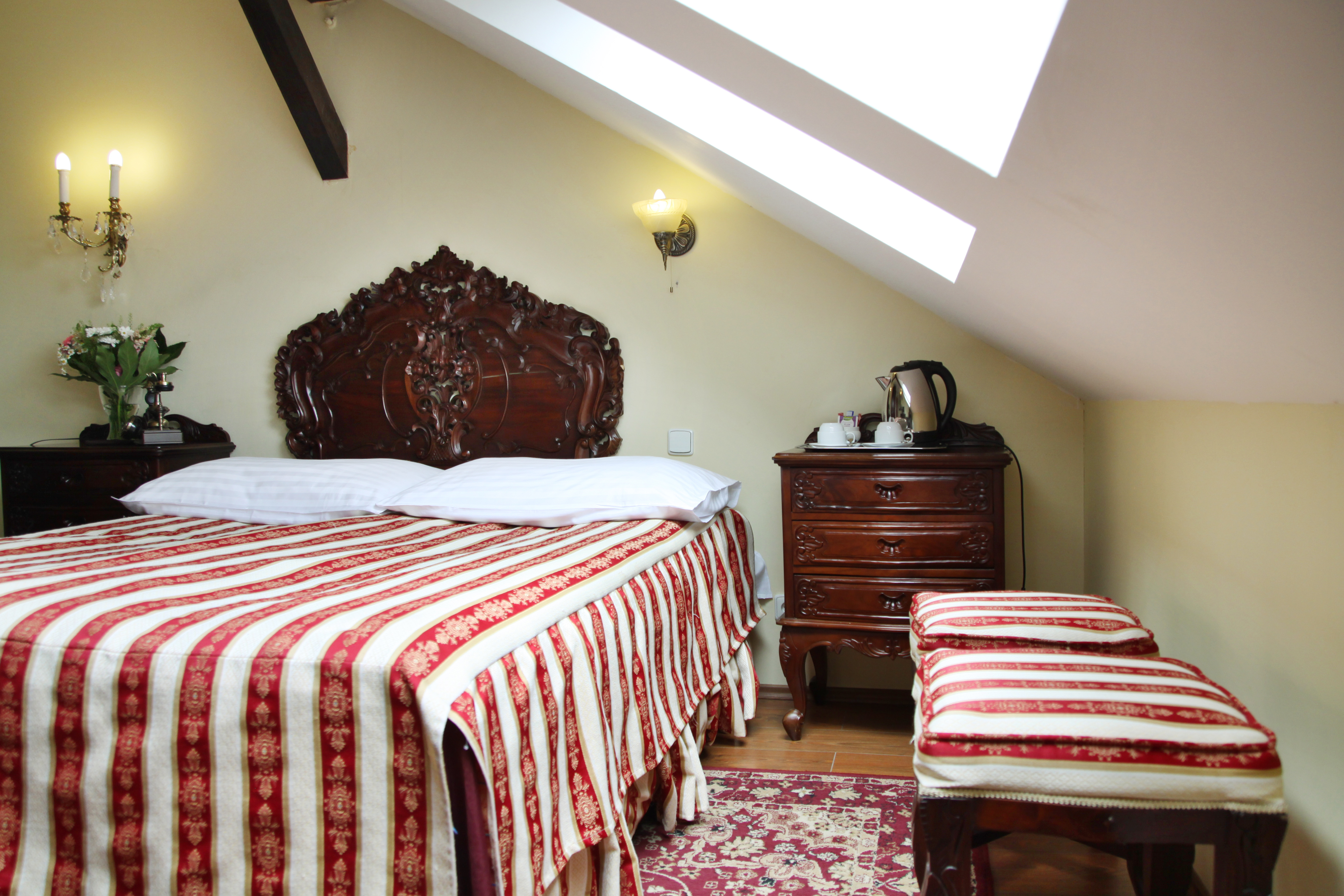 King Charles Boutique Residence 5/30