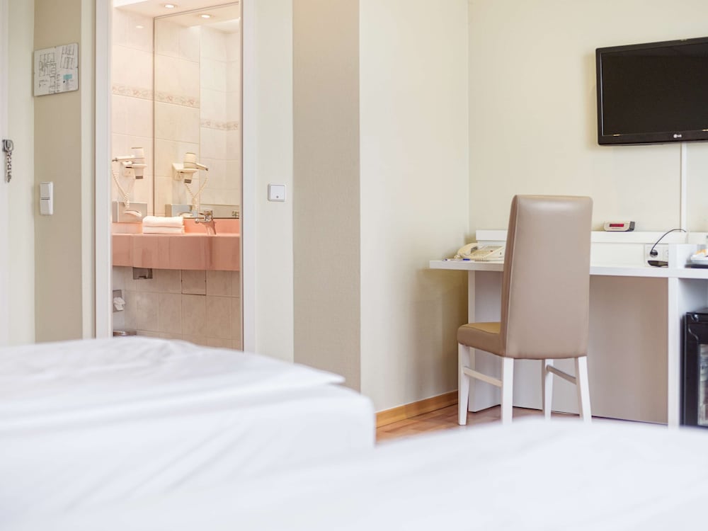 Am Schloss Kopenick By Golden Tulip Ex Best Western Hotel Am Schloss Koepenick 27/77