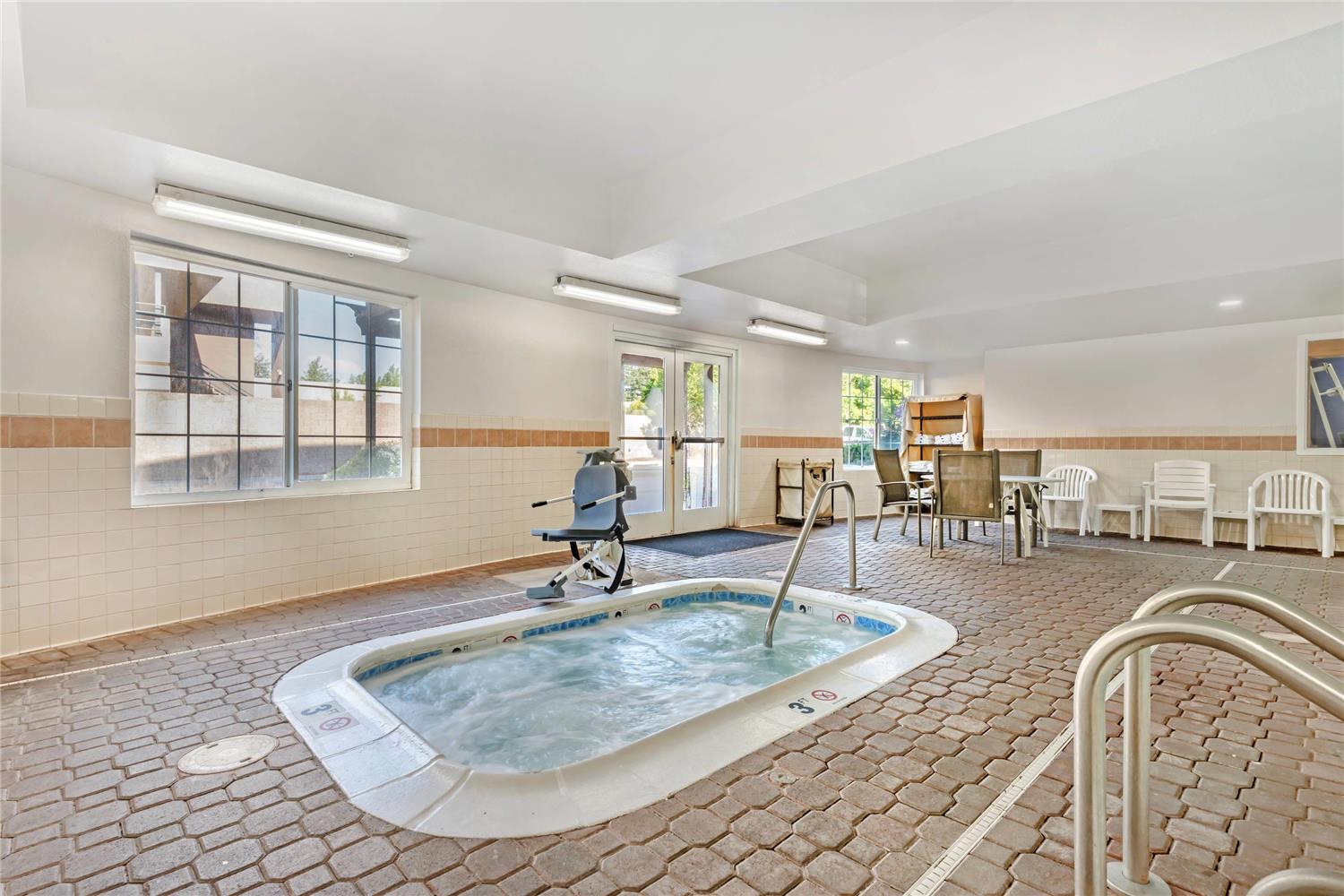 Comfort Inn & Suites Sacramento University Area 4/15