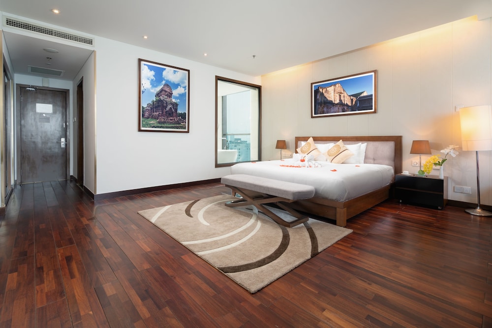 Grand Tourane Hotel 27/81