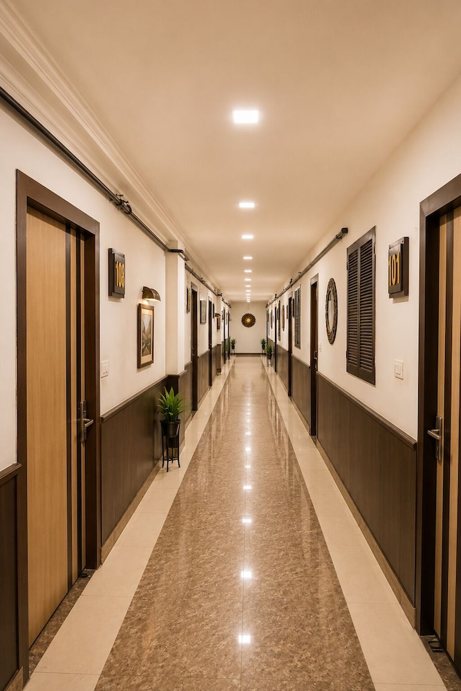 Central Hotel 4/62