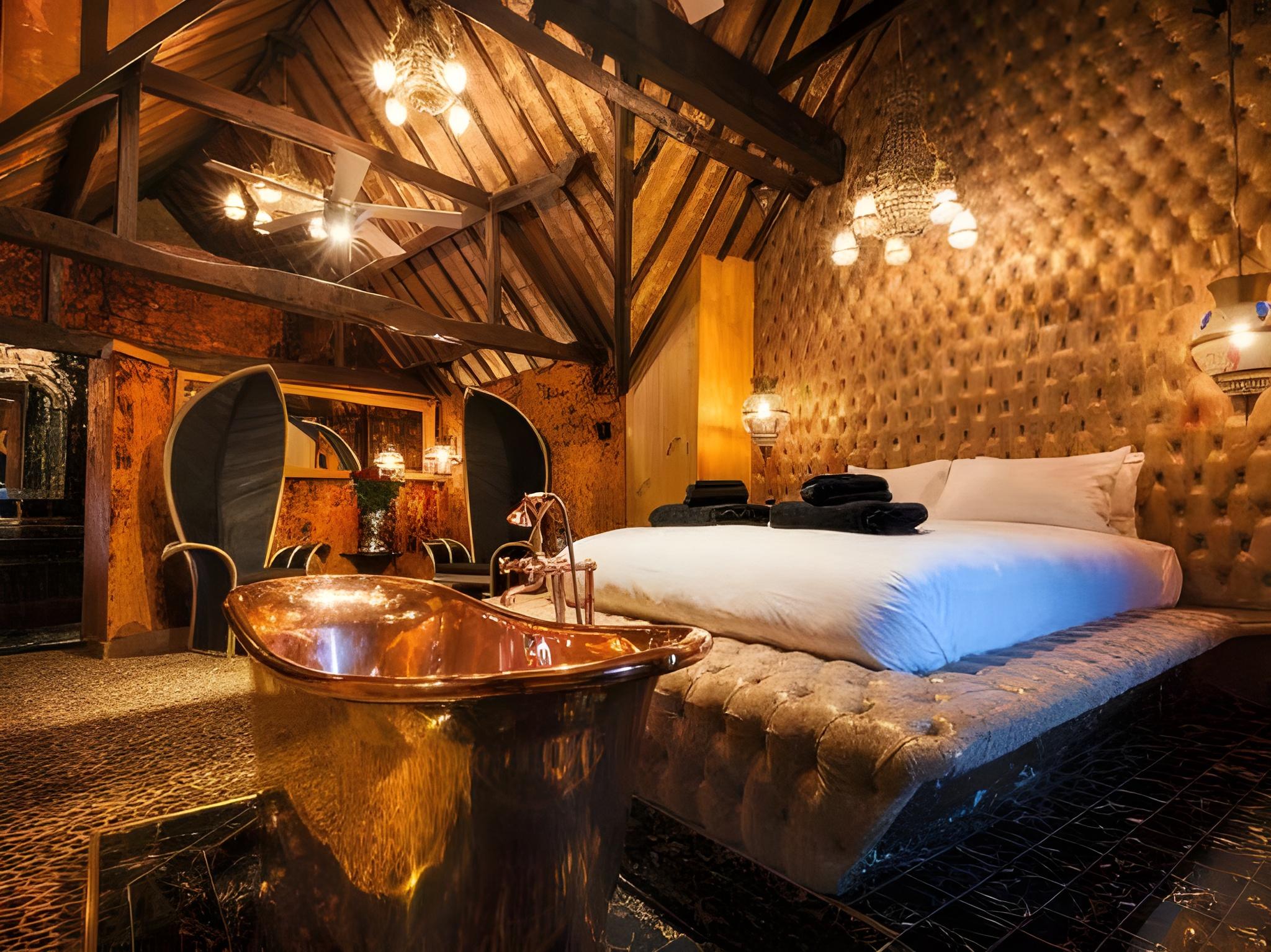 Crazy Bear Hotel Beaconsfield 7/46