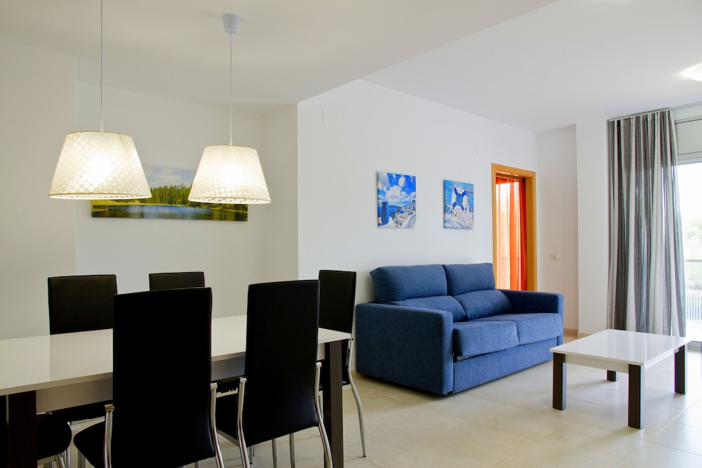 Rentalmar Families Paradise Village 18/43