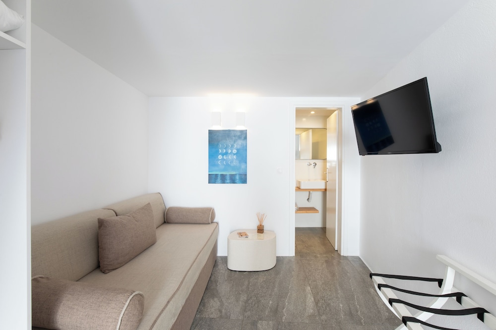Mytheo Luxury Studios 36/50