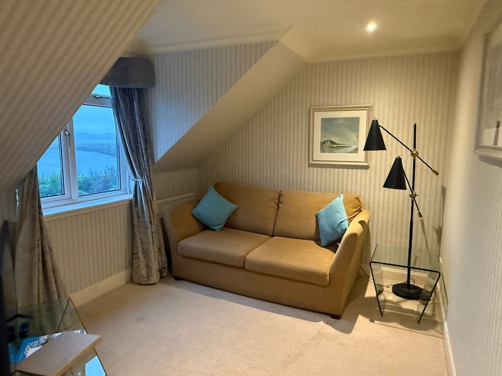 AIRDS HOTEL 27/50