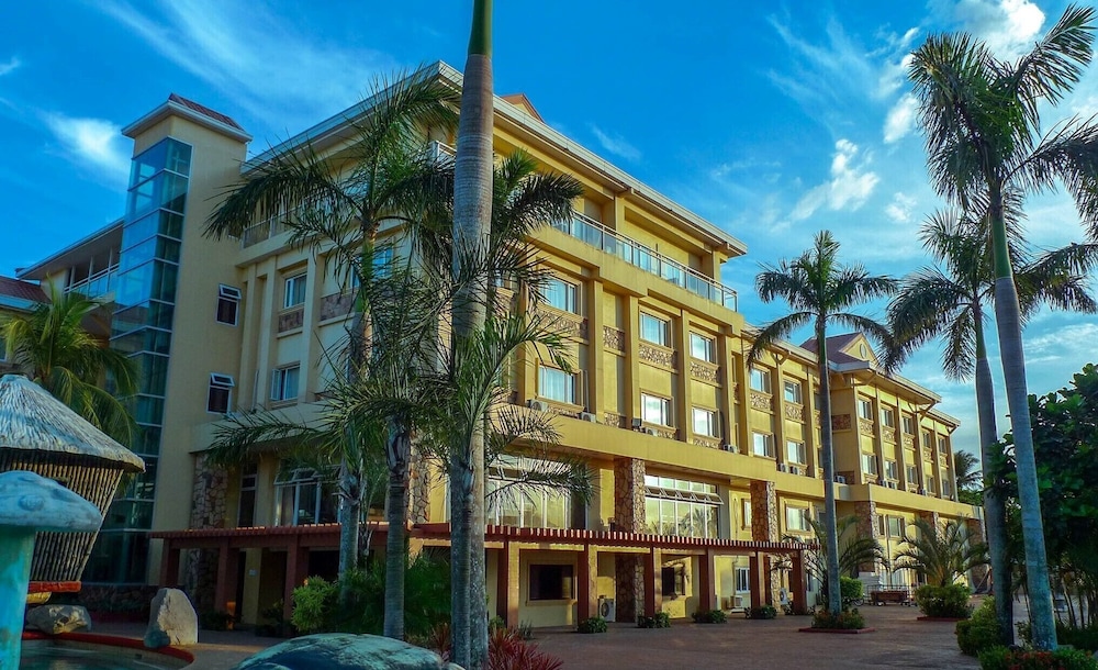 Tanza Oasis Hotel And Resort 4/50