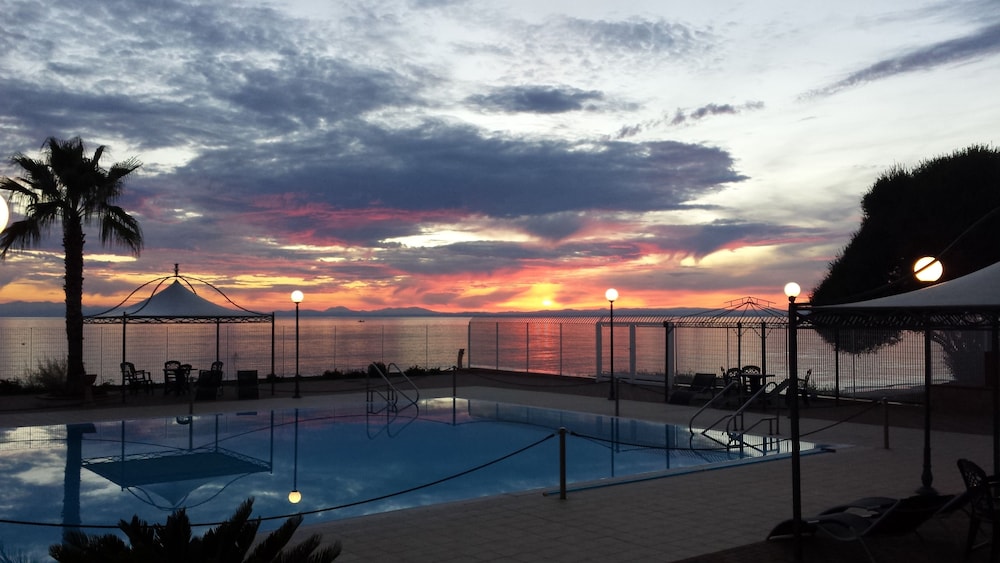 Ara Solis Hotel 9/78
