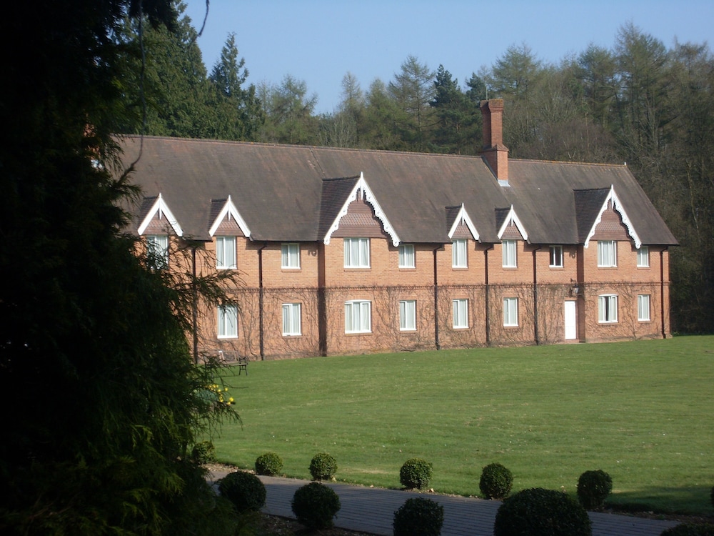 Audleys Wood Hotel 46/50