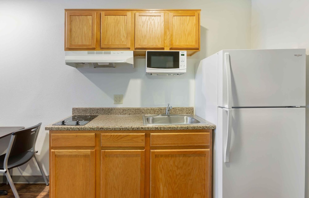 Extended Stay America Select Suites Phoenix North 42/52