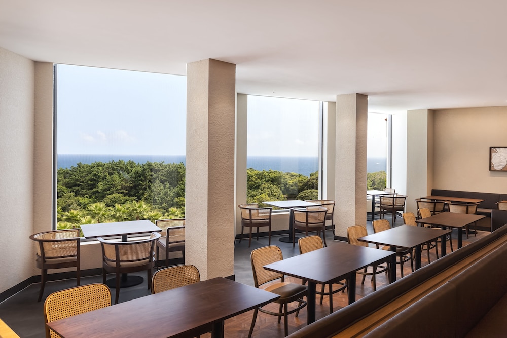 Kensington Resort Jeju Jungmun 35/50