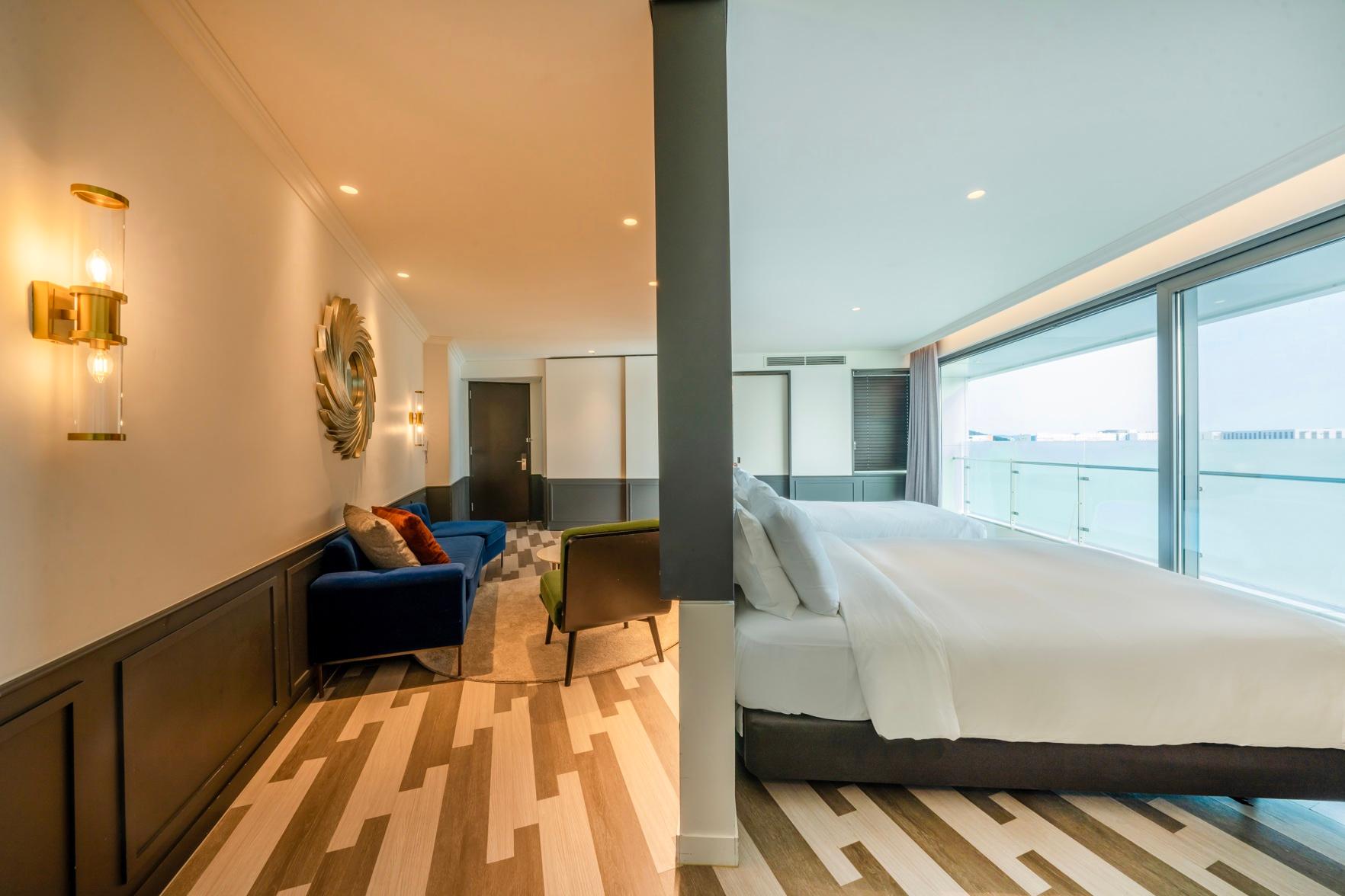 Marina, Suite, Quadruple, 2 Double Beds, with Pool