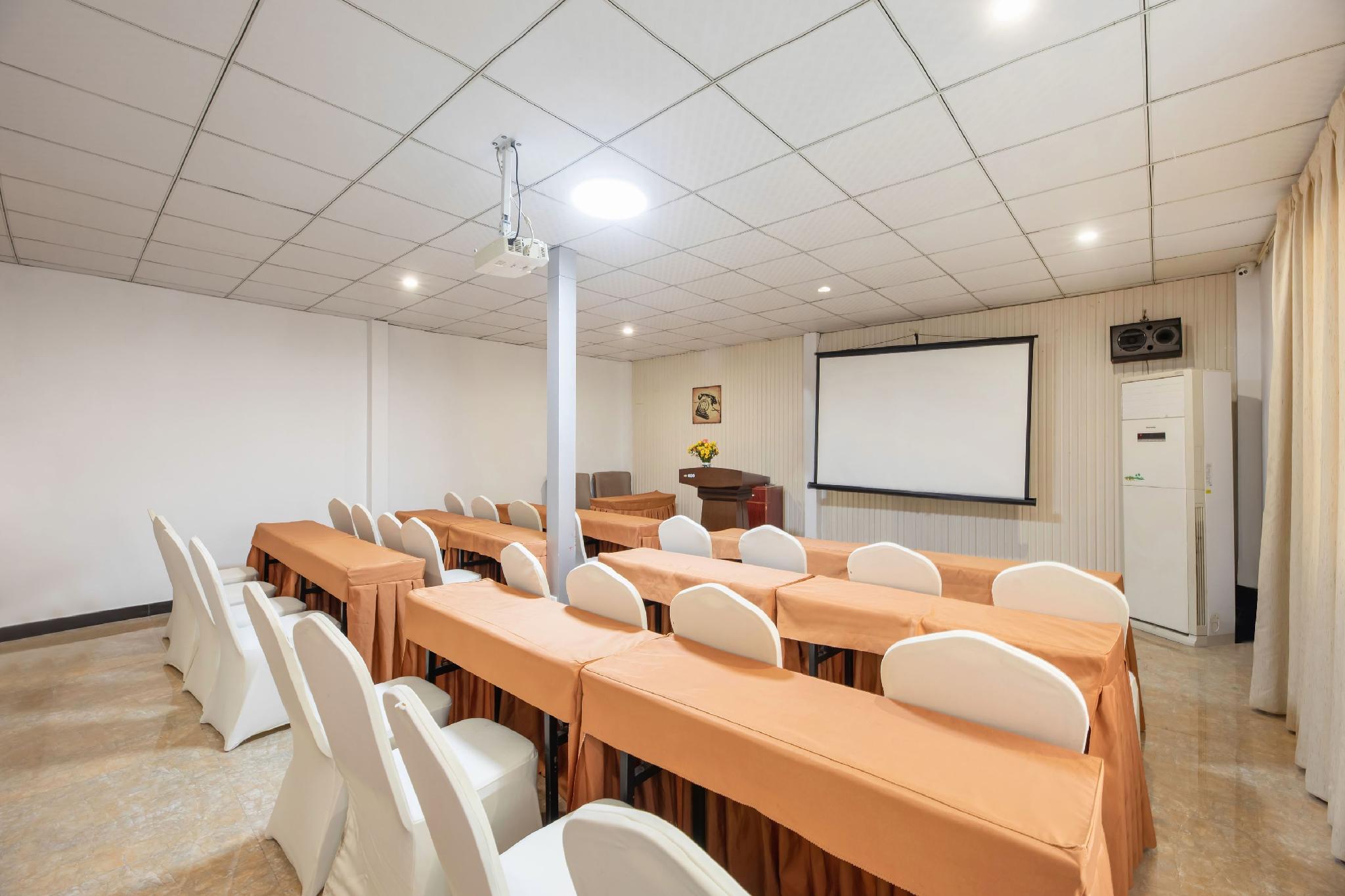 Home Inn (Jinhua Municipal Government Bayi South Street Subway Station) 49/49
