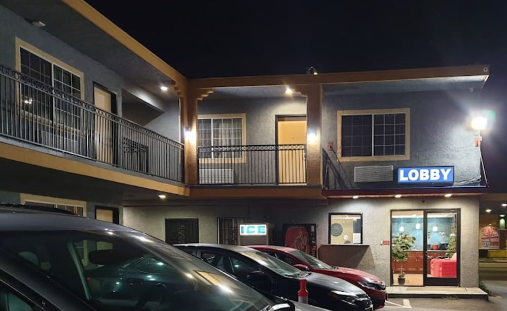 American Inn Suites Lax Airport 2/64