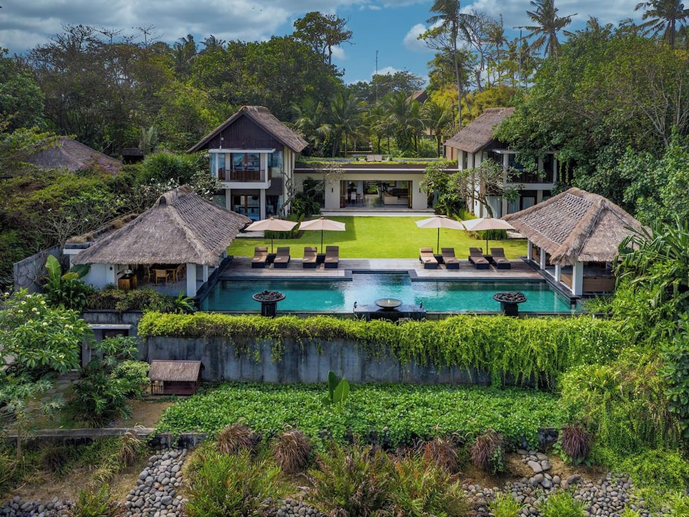 Seseh Beach Villas 40/50