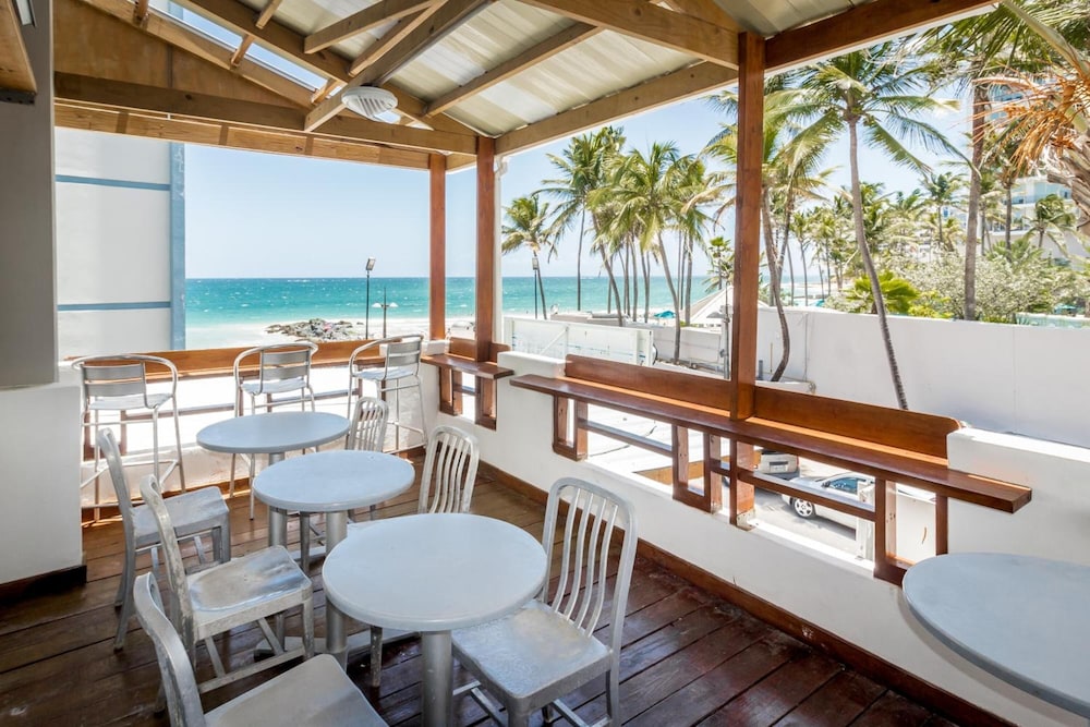 Sandy Beach Hotel 43/57