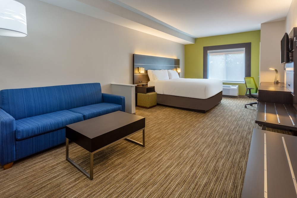 Holiday Inn Express Hotel And Suites Charlotte Arrowood 35/47