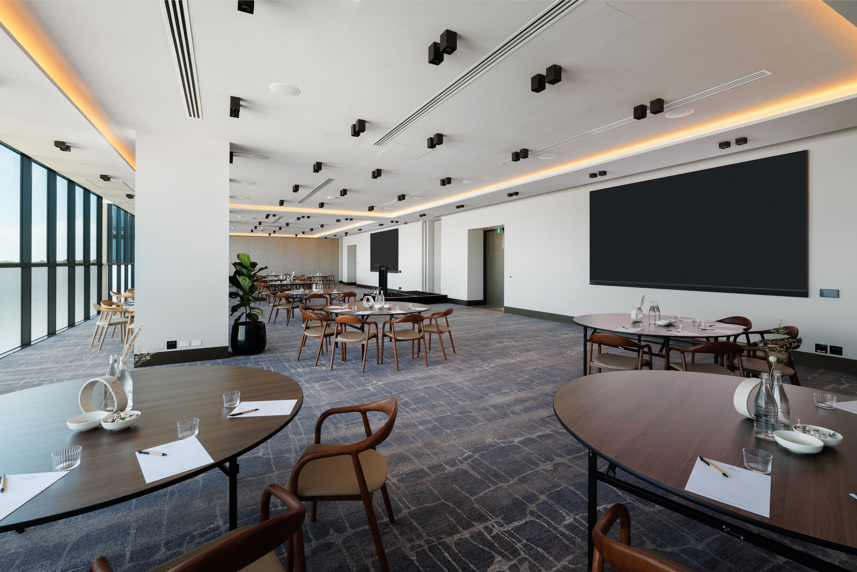 Crowne Plaza Adelaide Mawson Lakes 43/50