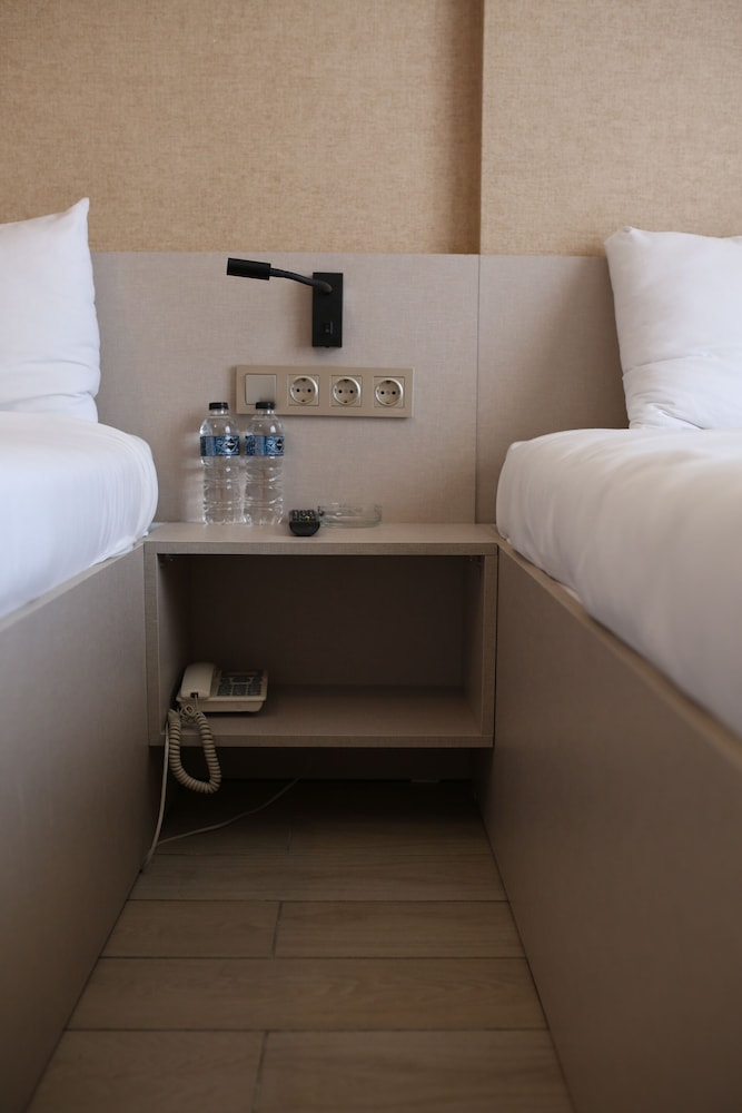 Otel Cinas 15/36