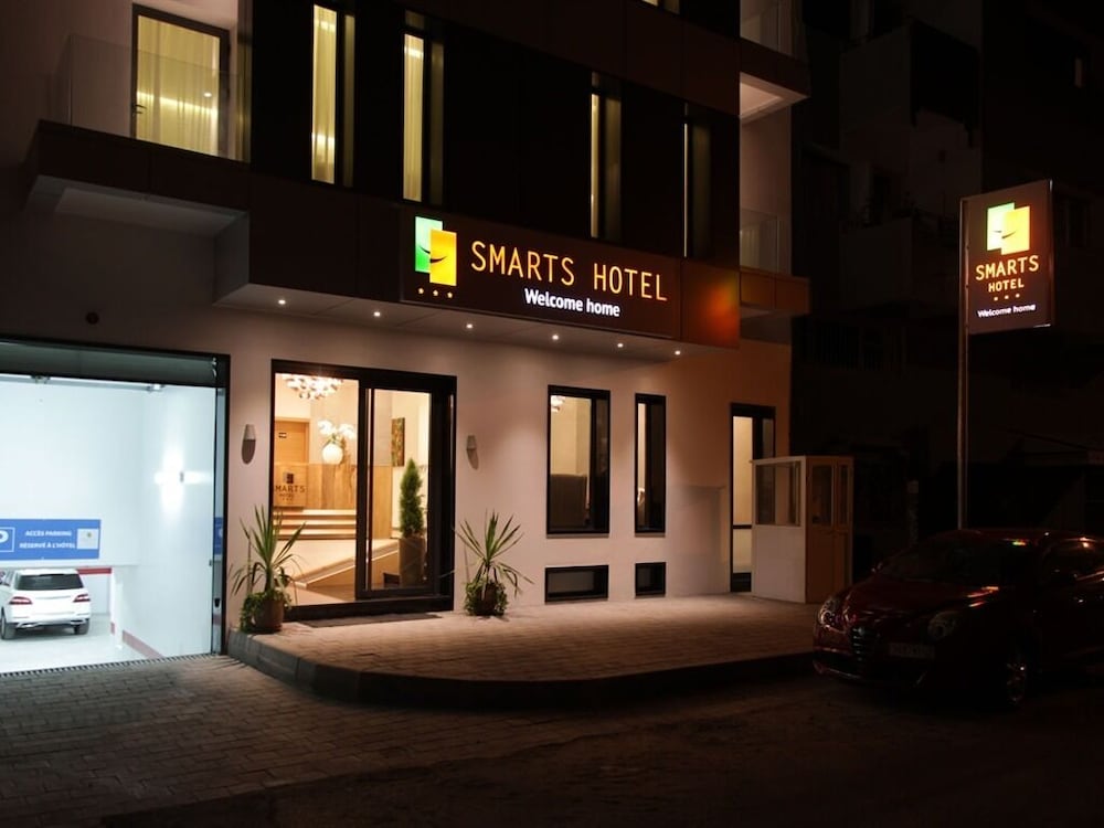 Smarts Hotel 2/58