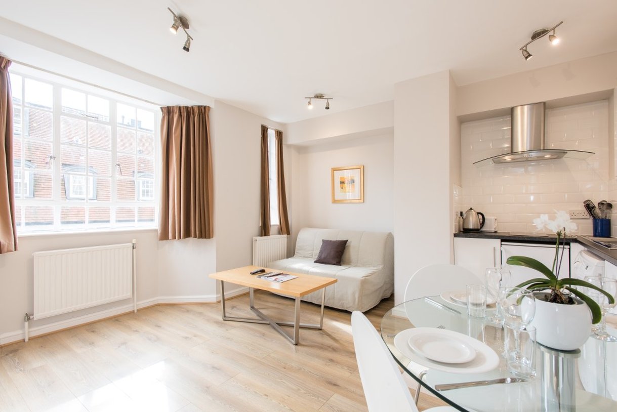 Chelsea Cloisters Serviced Apartments 110/121