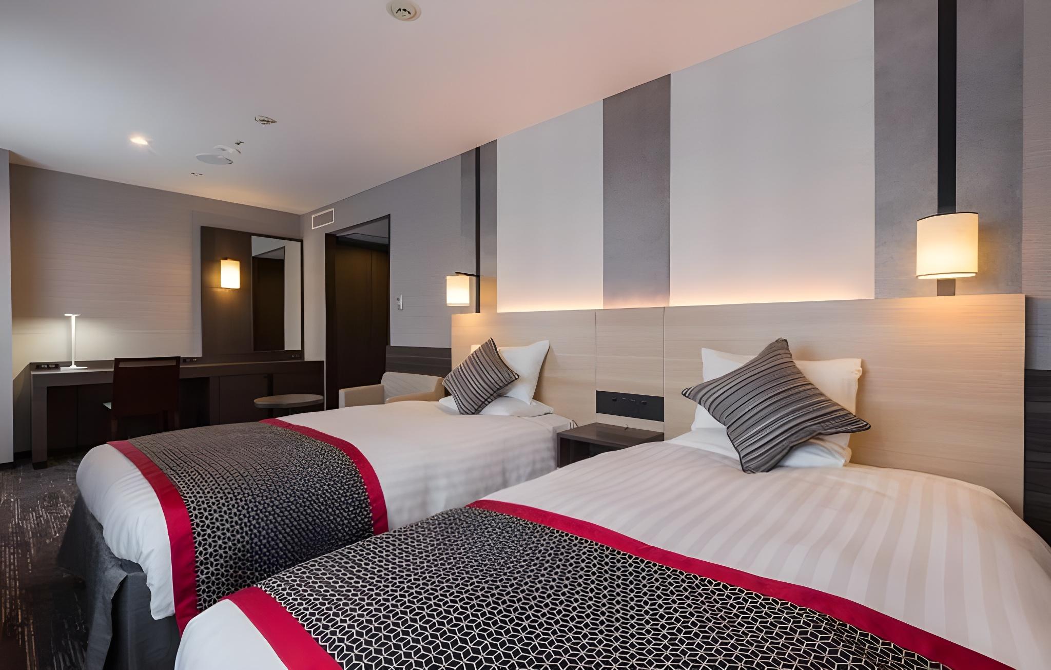 Female Only, Superior, Twin Beds
