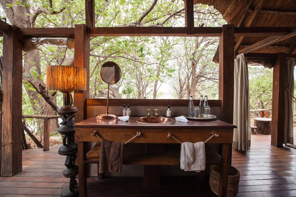Sindabezi Island Camp 16/29