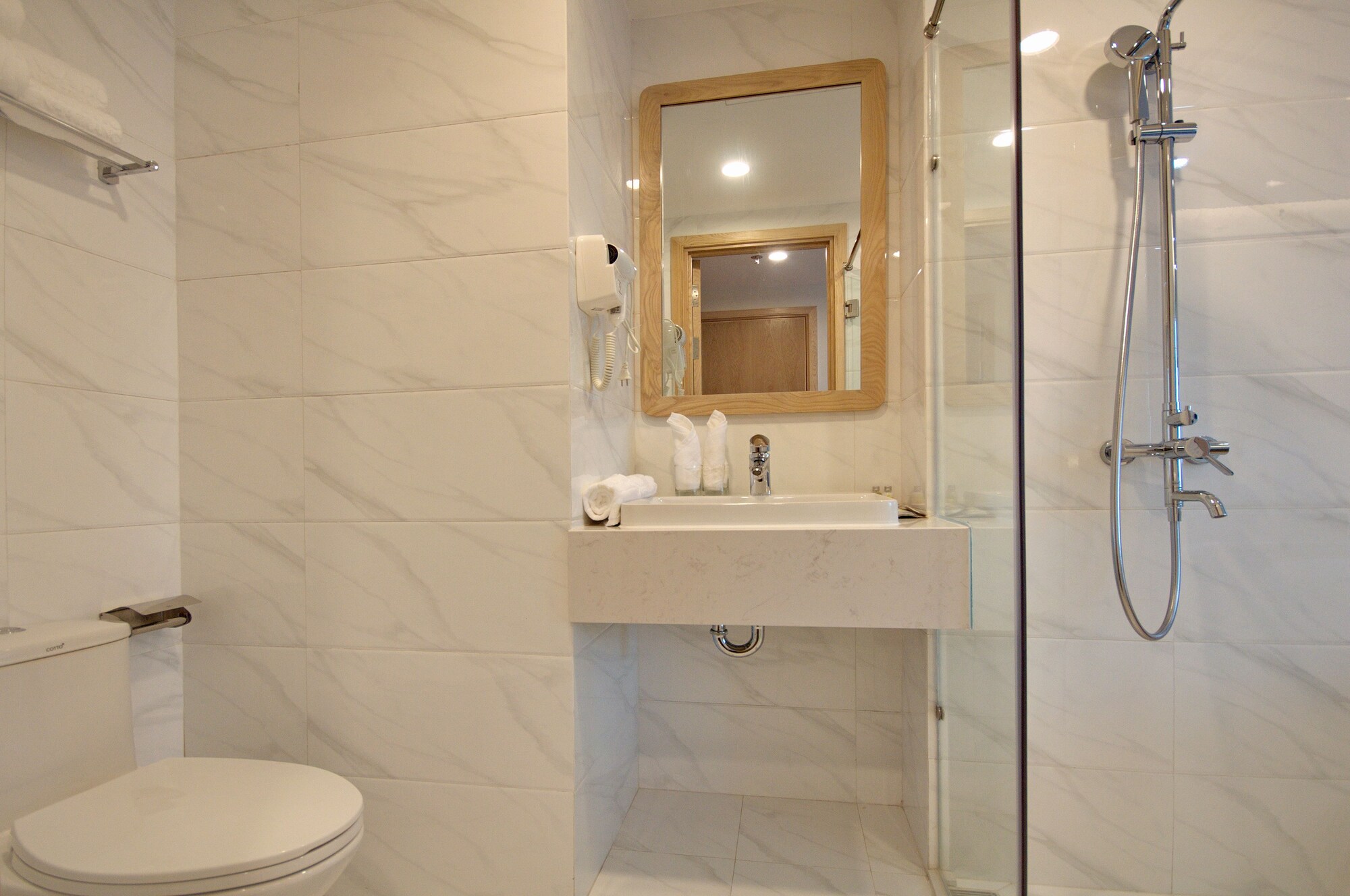Senior, Twin Beds, Sea View, Balcony، Gibson Hotel Nha Trang 9/10