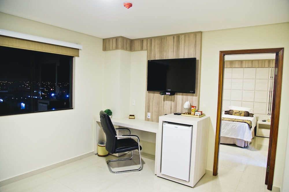 Megal Suites Hotel 40/45