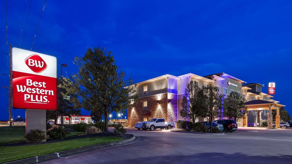 Best Western Plus Butterfield Inn 4/44