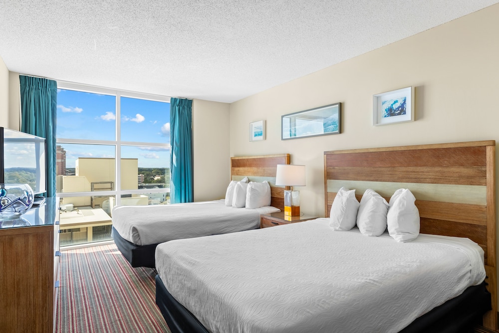 3 BEDROOMS, CONDO, STANDARD, OCEAN FRONT