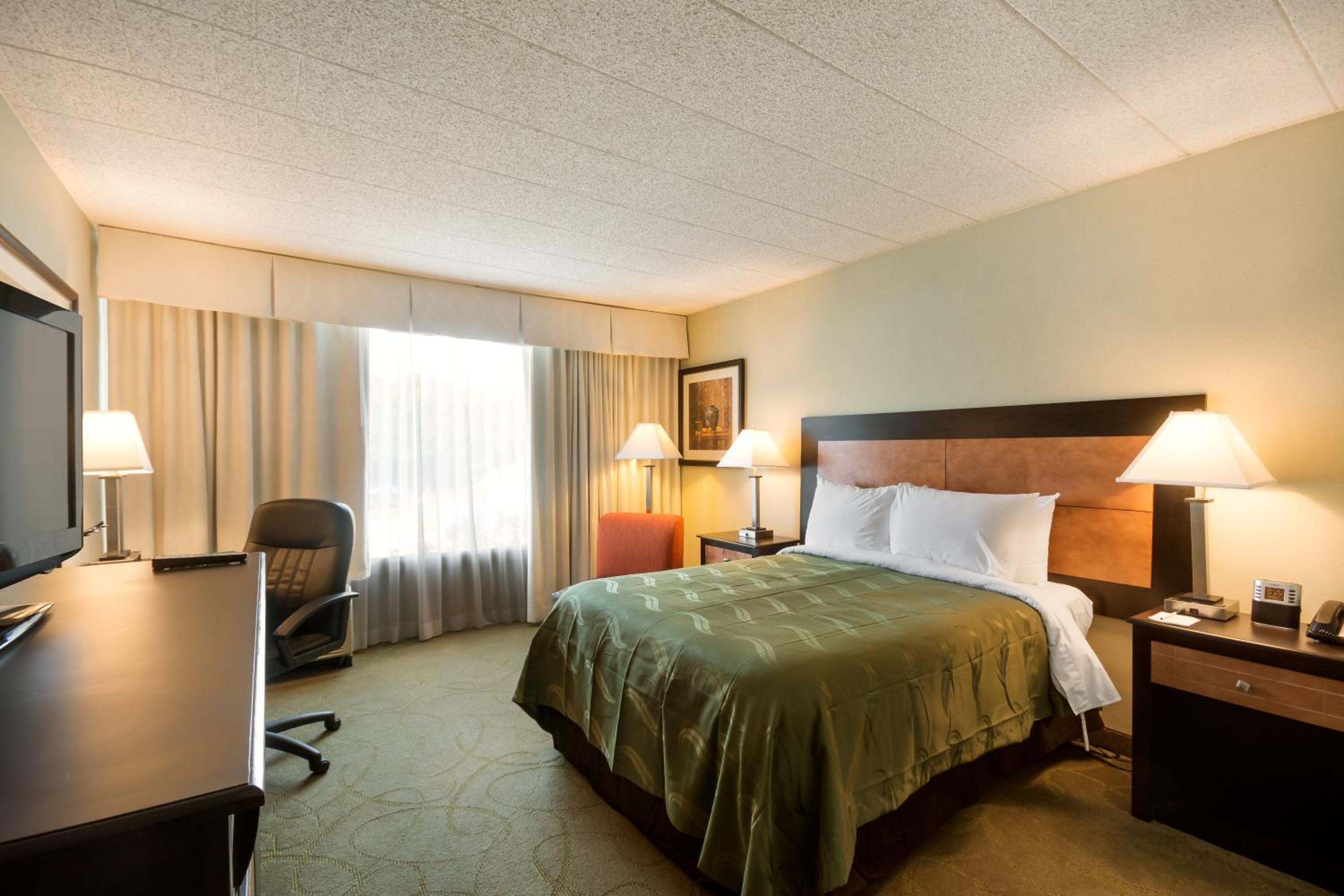 Efficiency, Double Bed, Accessible