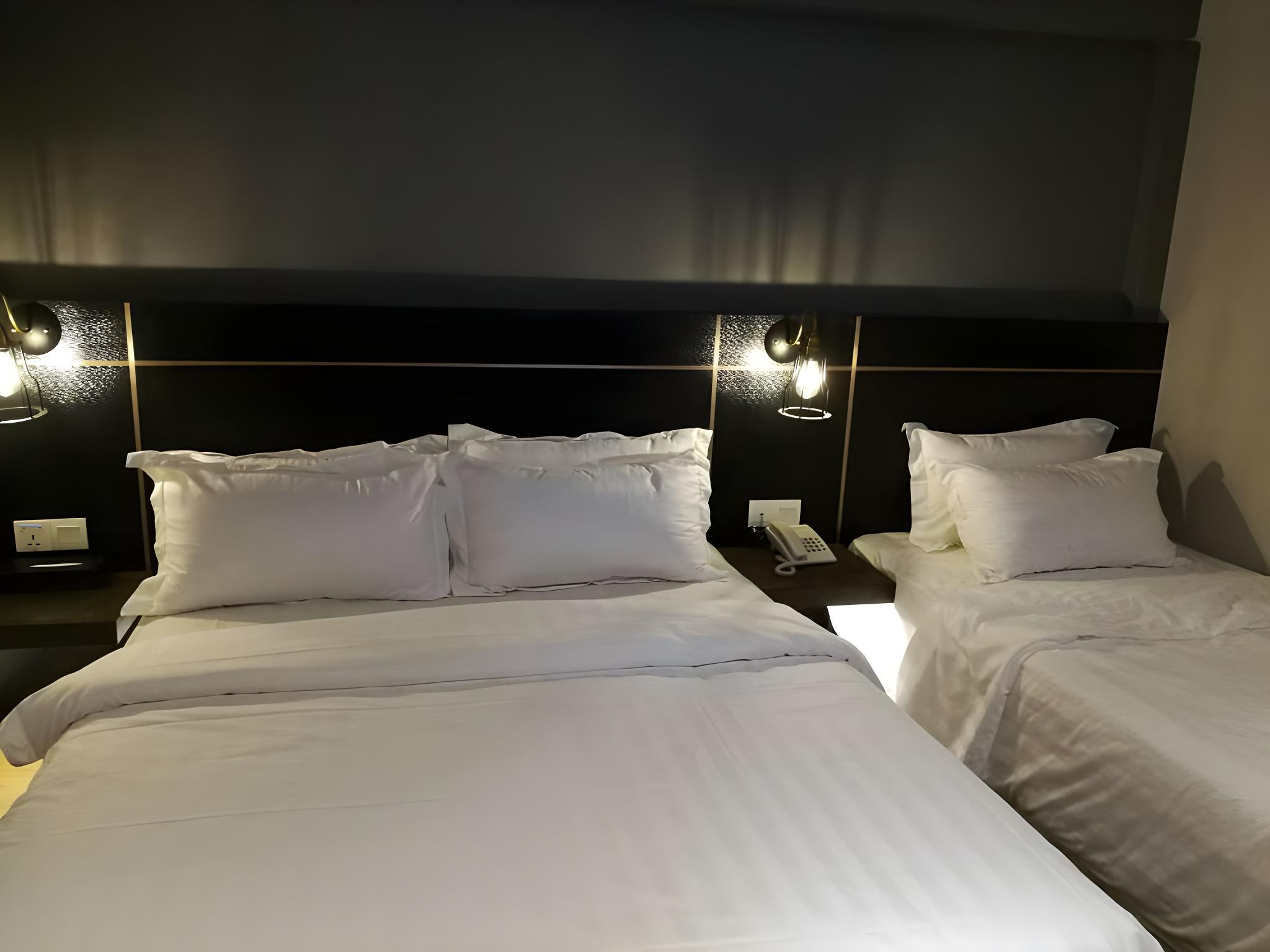 Family, 1 Queen and 1 Single Bed, No Window