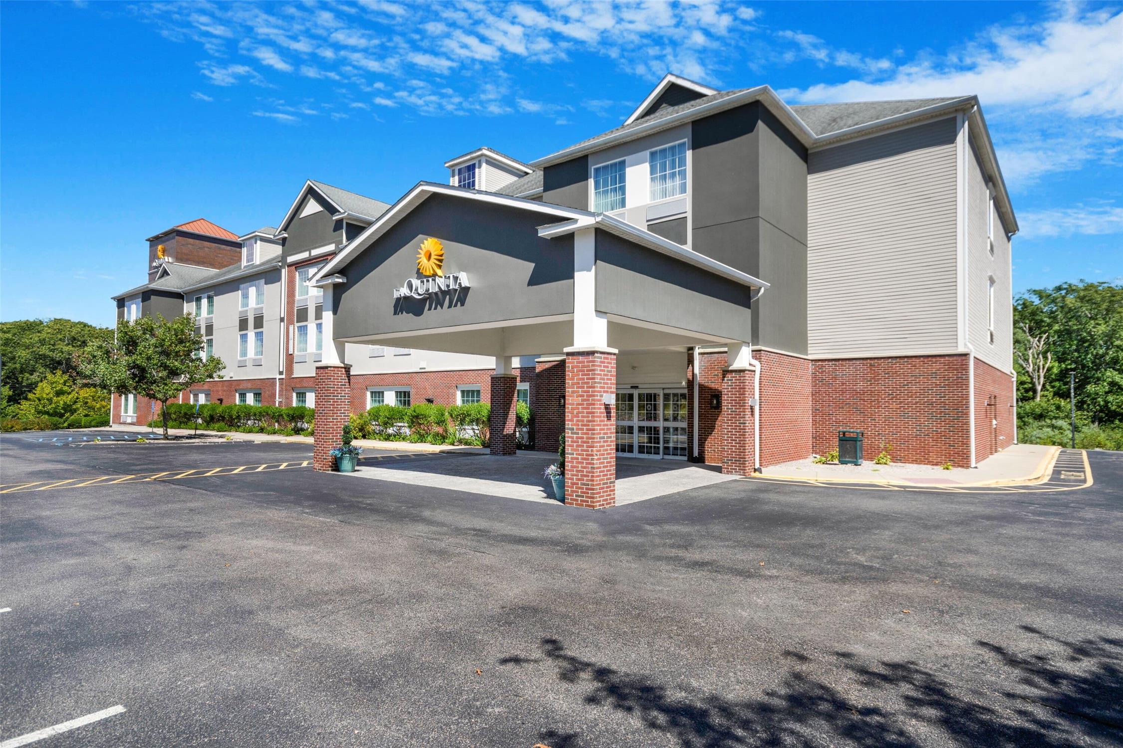La Quinta Inn Suites By Wyndham Stonington Mystic Area 55/59