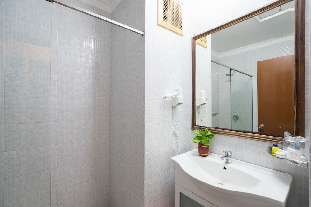 Royal Hotel and Villa Batu 20/61