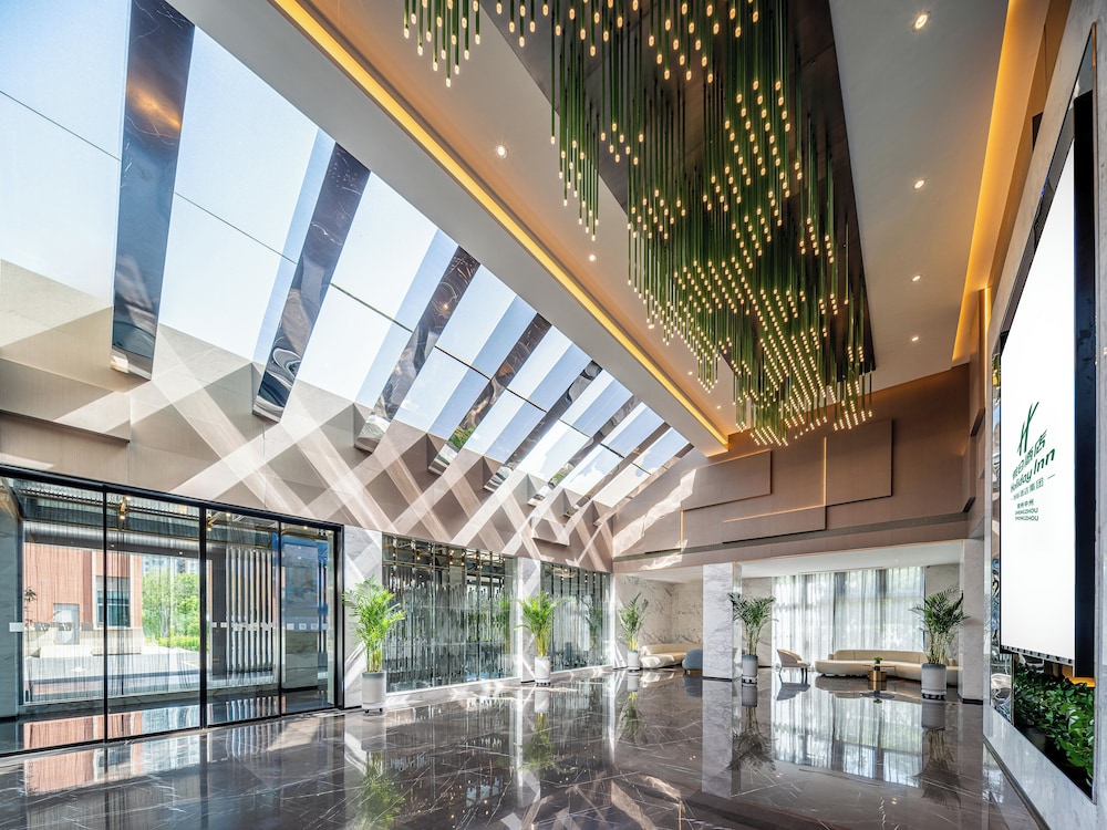 HOLIDAY INN ZHENGZHOU 9/69
