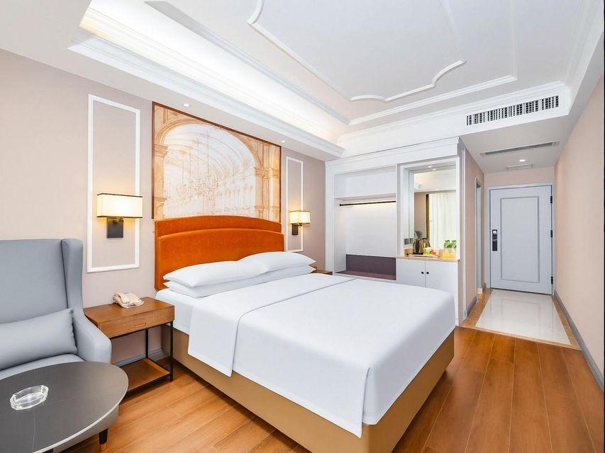 Superior, King and Queen Bed