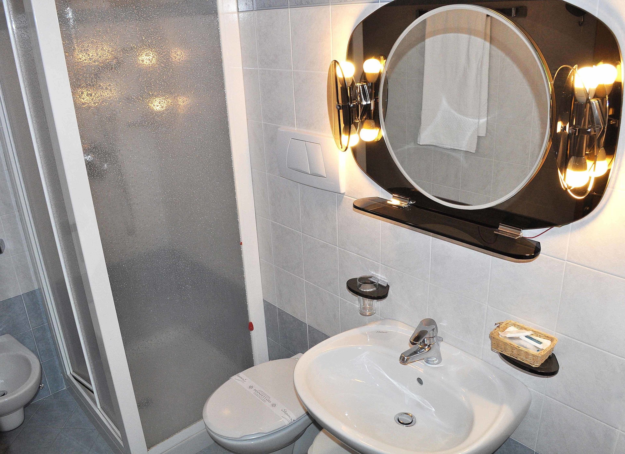 غرفة كومفورت بسرير كوين، Albergo Antico 6/8