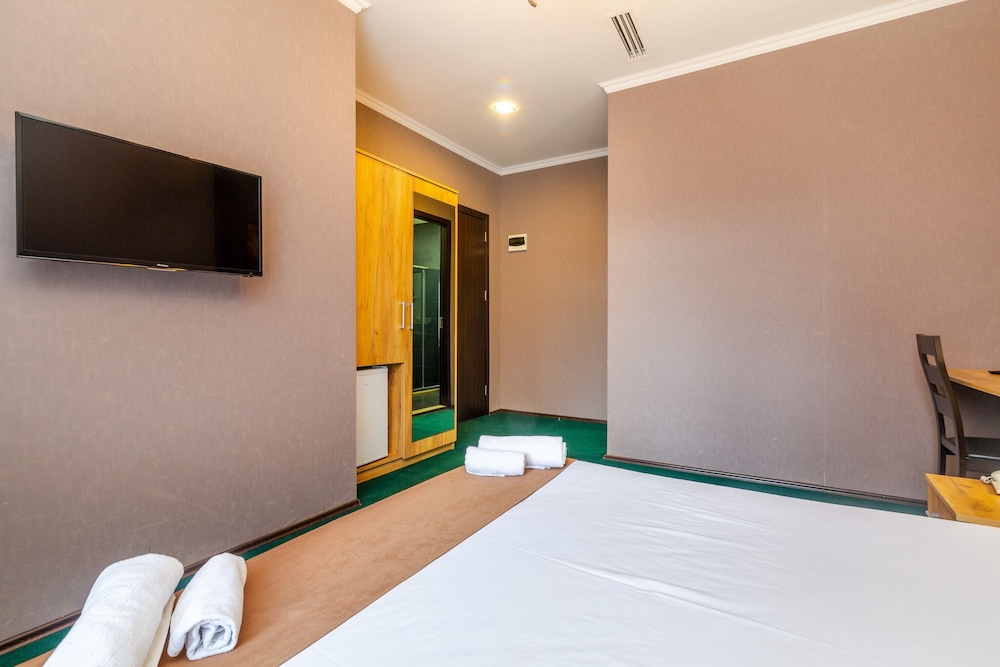 STANDARD, DOUBLE BED, COURTYARD VIEW, BALCONY