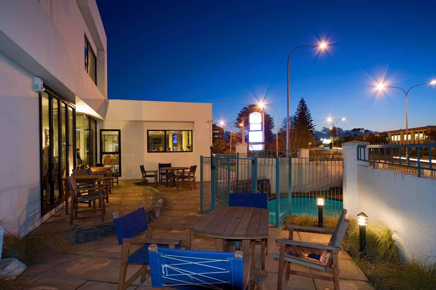 Best Western Ellerslie International 12/13