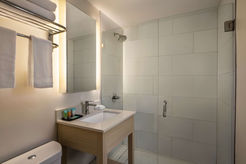 Superior, King Bed, Ocean Front، Lexington by Hotel RL Miami Beach 4/5