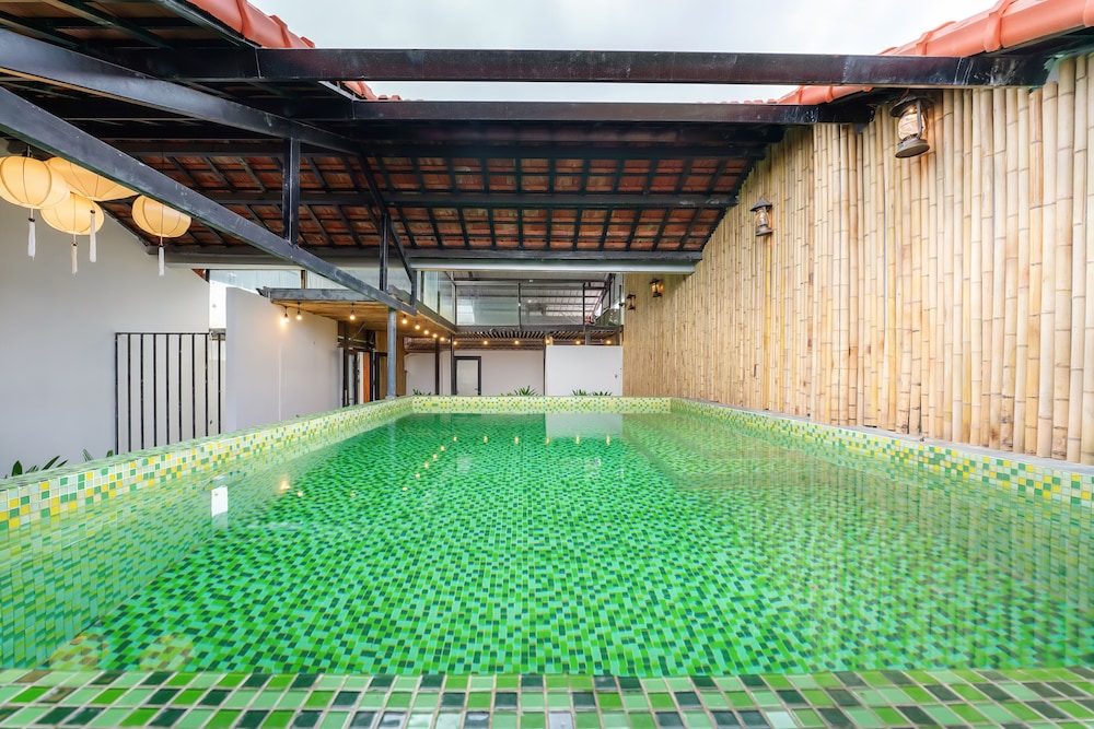 A Tran Boutique Hotel 65/67