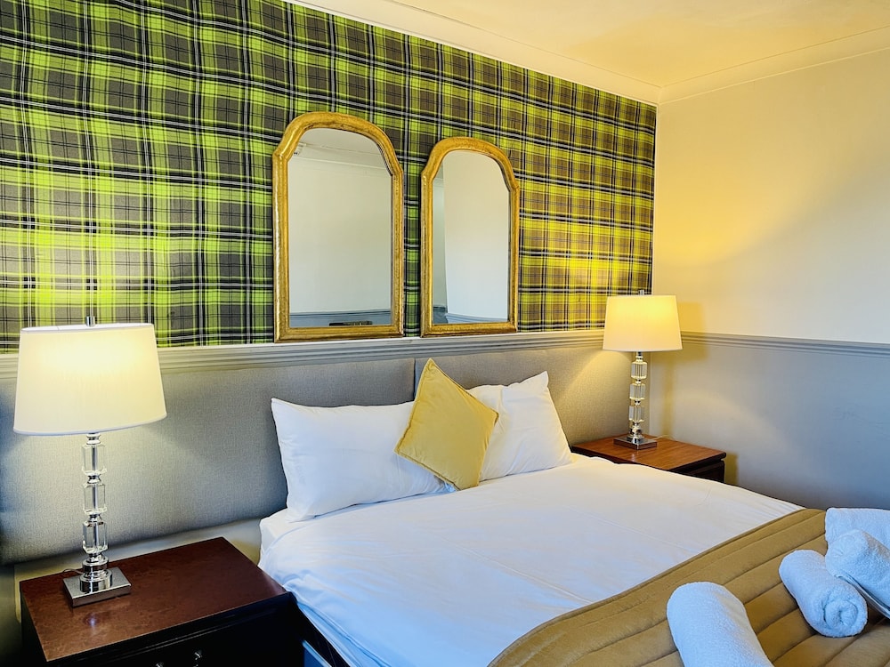 Lovat Hotel 32/42