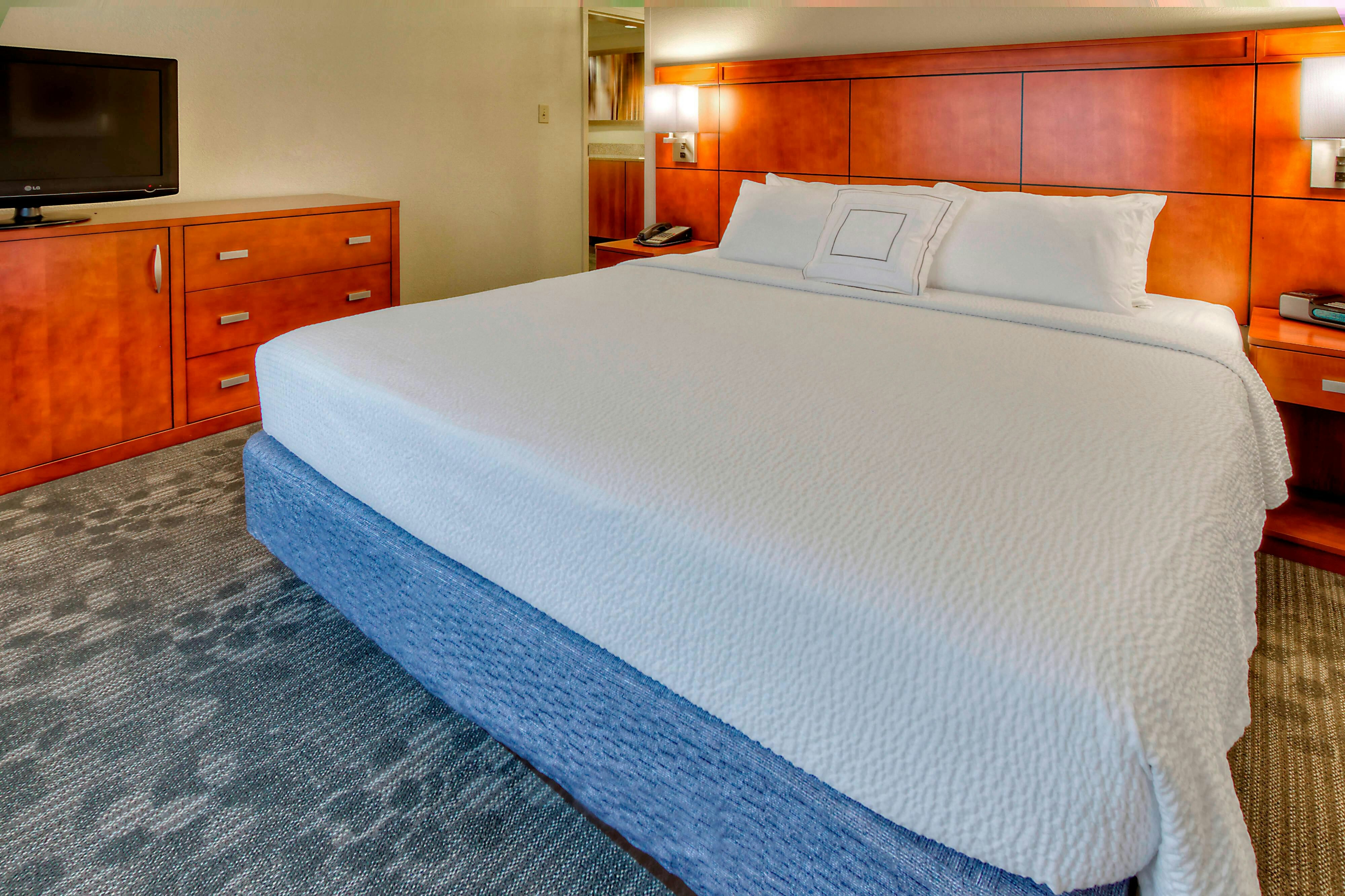 Courtyard by Marriott Burlington 6/19